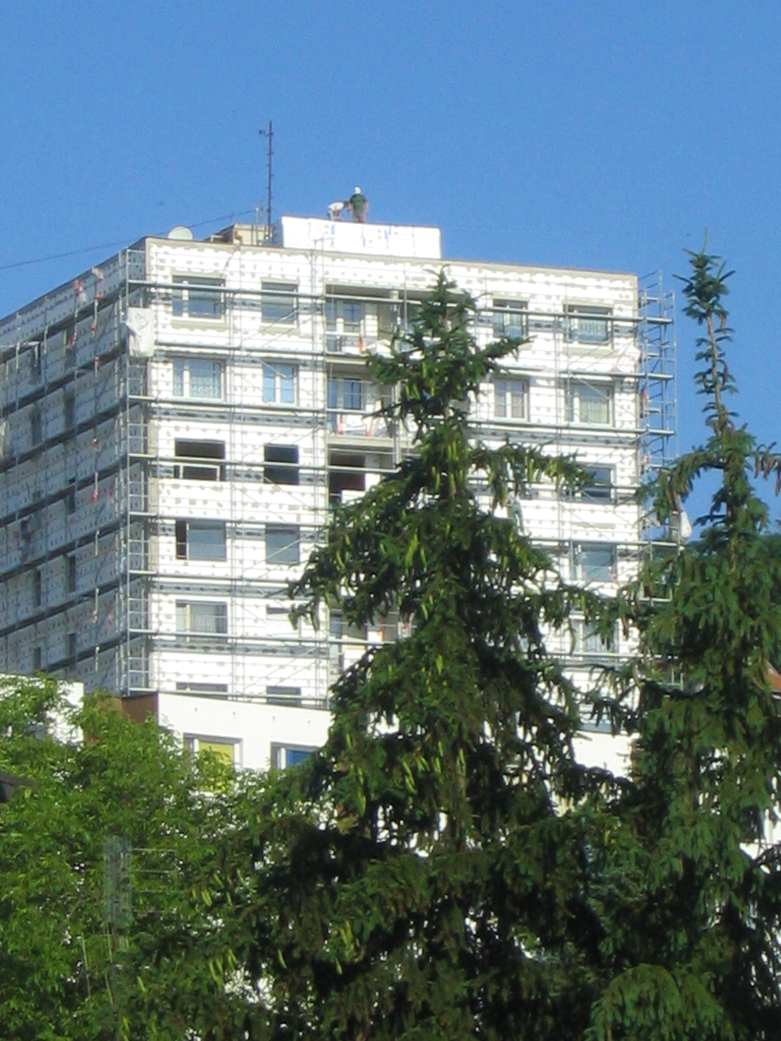 05062008 722 Strojovna výtahu má konečně střechu.JPG