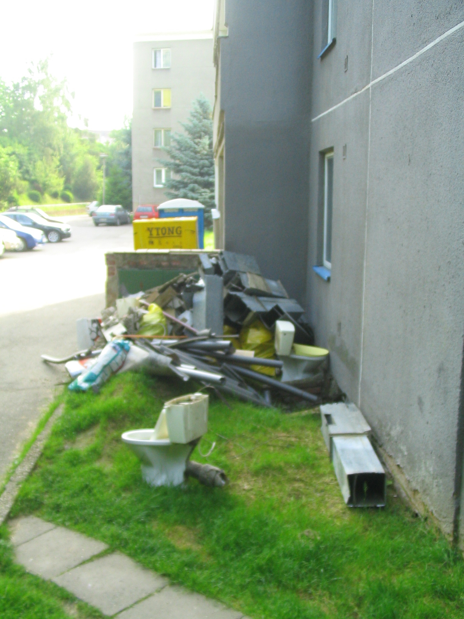 29052008 705 Před domem 1.JPG