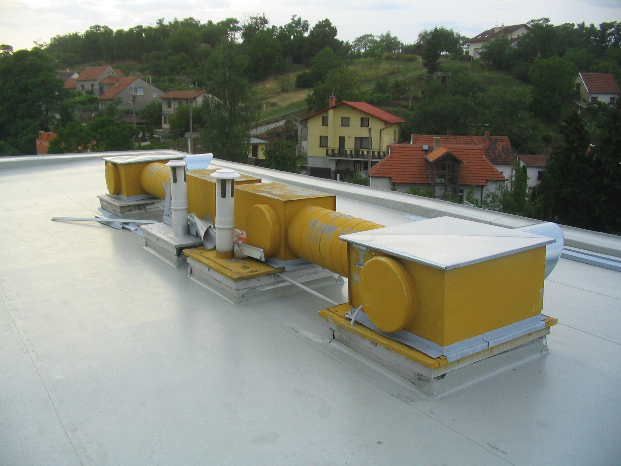 10072008 723 Ještě natřít VZT