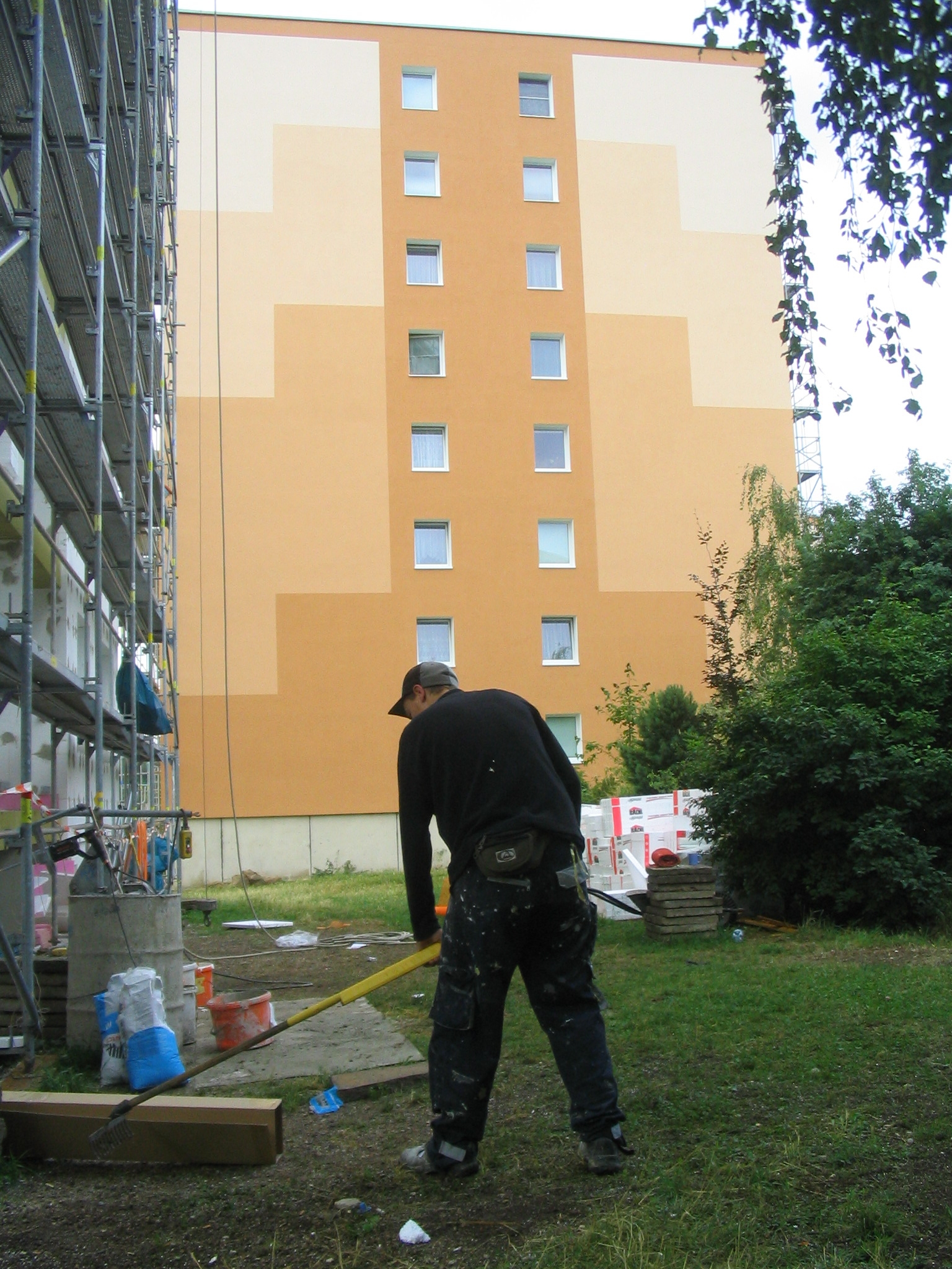 21072008 722 A už je tu i zahradník