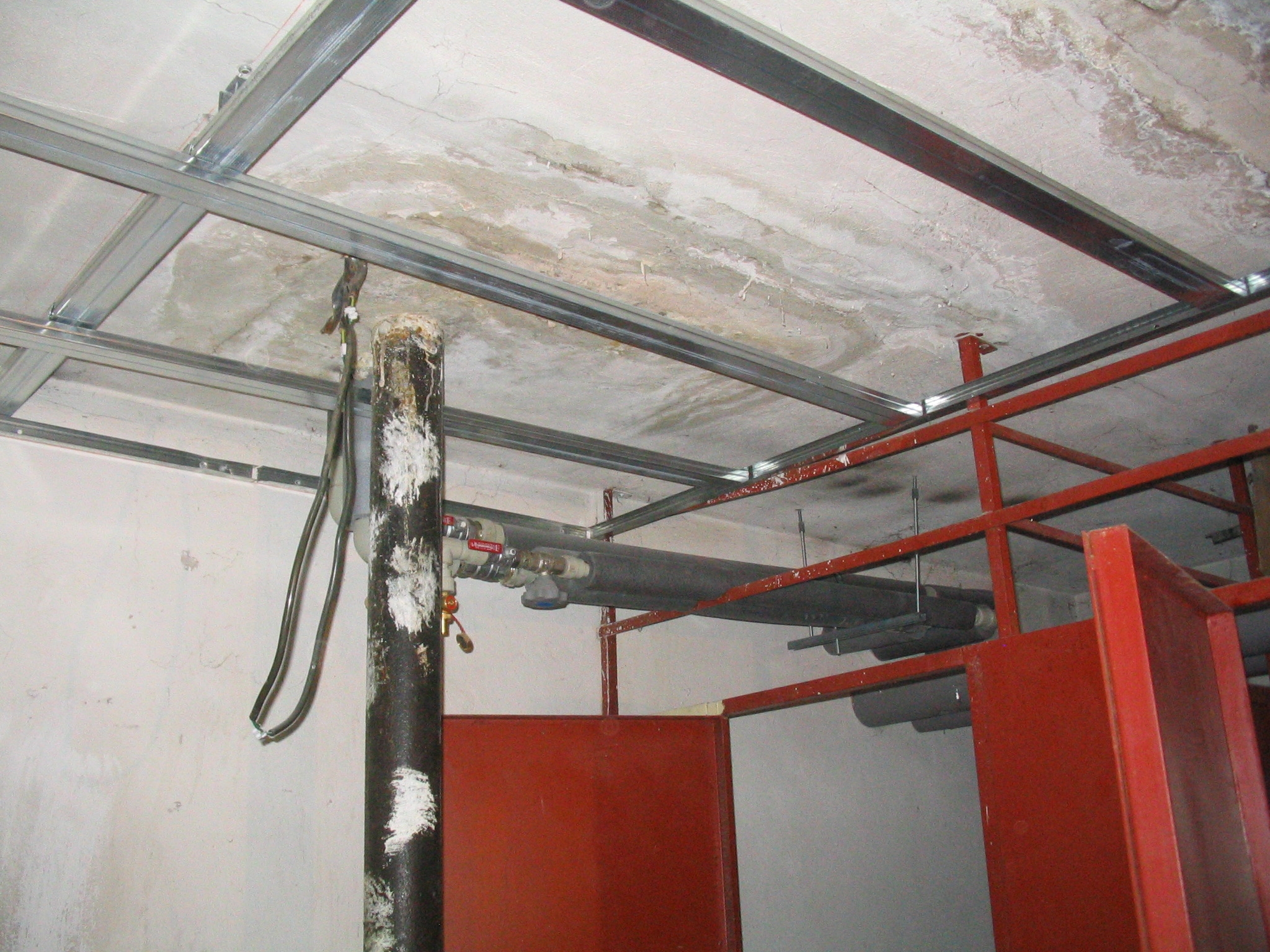 21072008 714 A pořád odněkud teče
