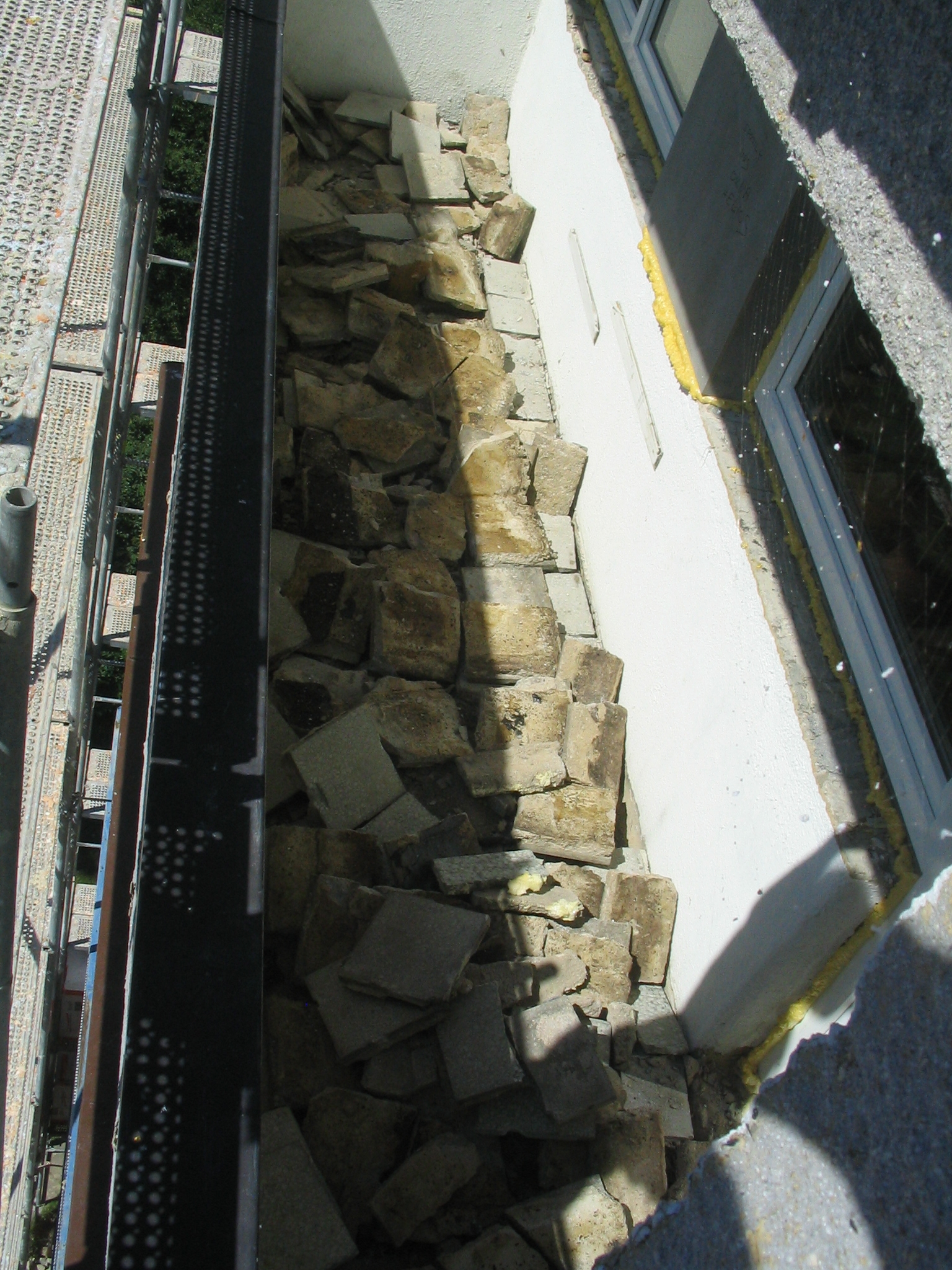 28072008 705 Došlo i na lodžie _ tuny betonu