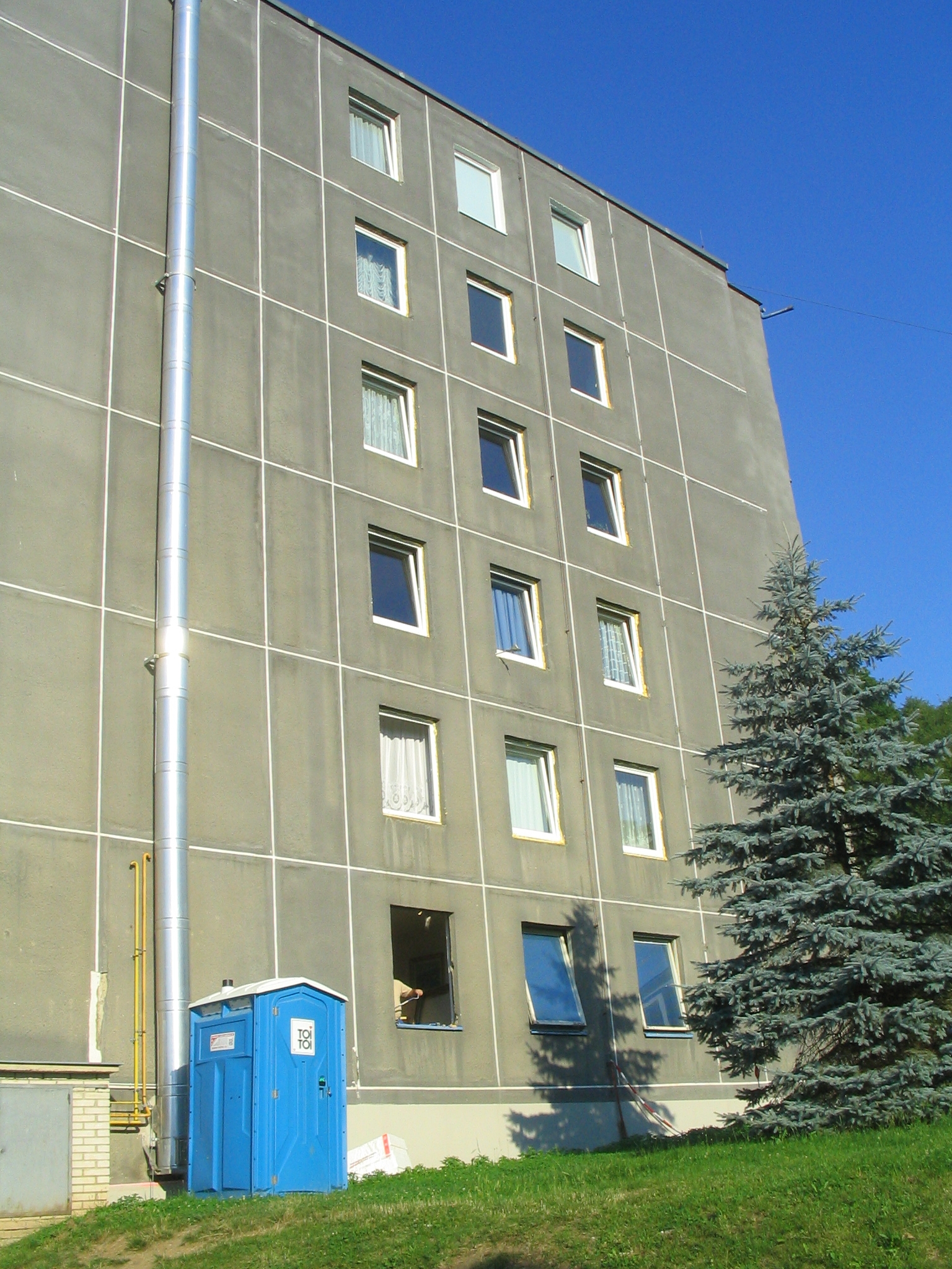 28072008 705 Poslední okno - teď už snad montér nevypadne