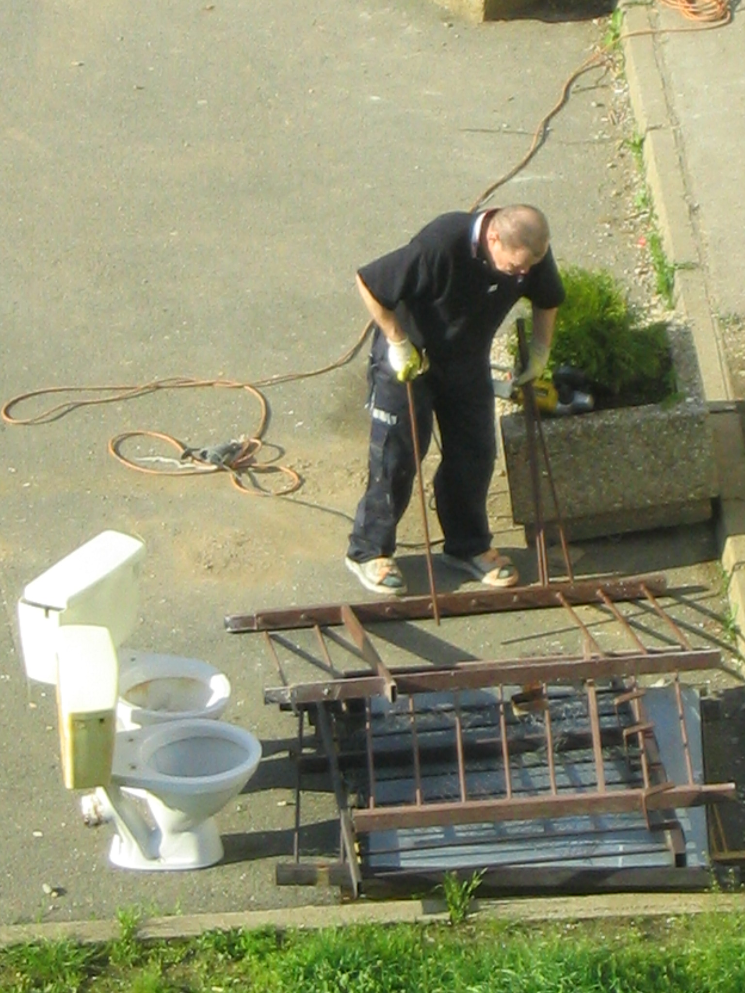 likvidace zabradli dum 722 07052008.jpg