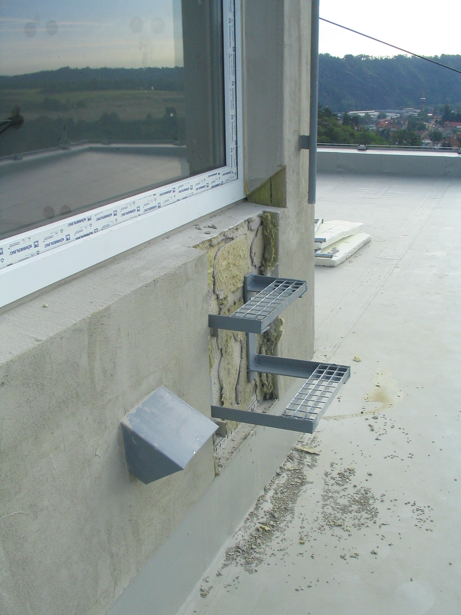 22082008 723 Vstupy na střechy a průchod pro kabely