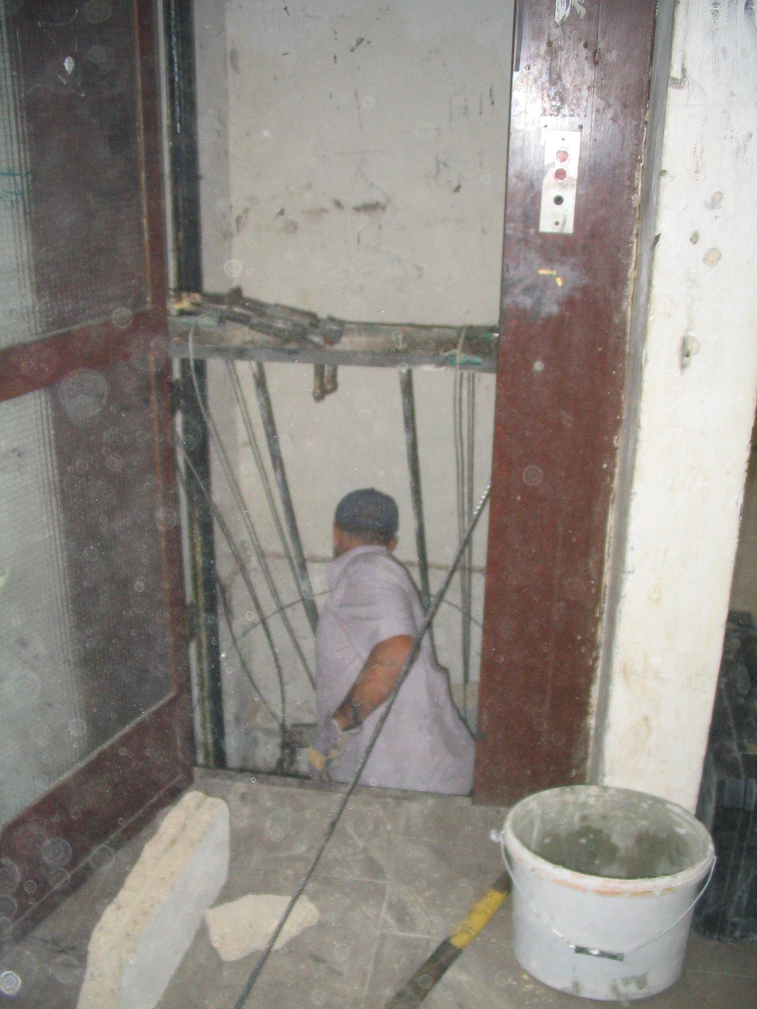 22082008 722 Rozloučení se strým výtahem